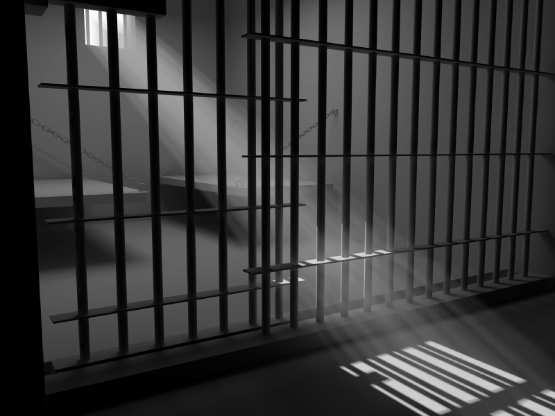 Должостные лица принимали взятки от пожизненно заключенных