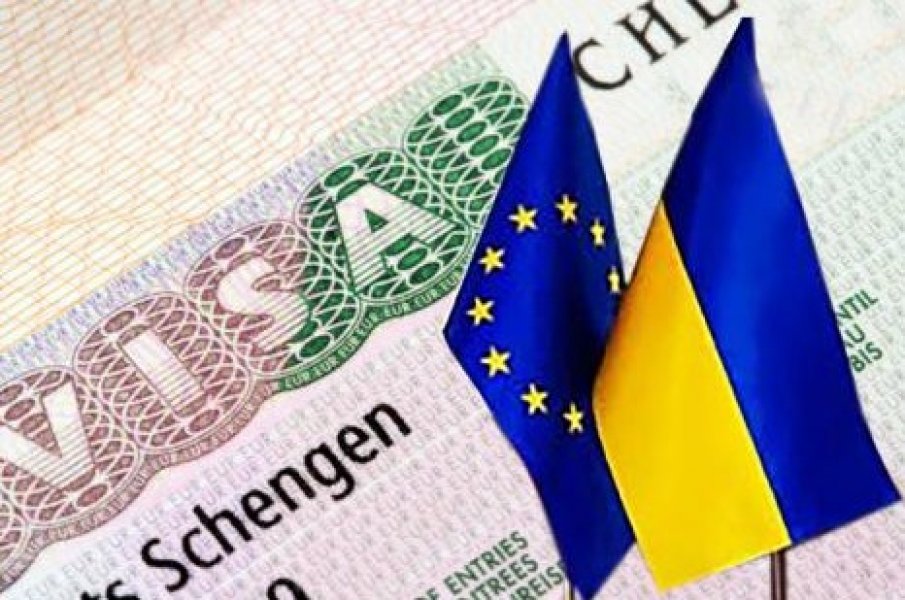 Еврокомиссия предложит отменить визы украинцам через две недели