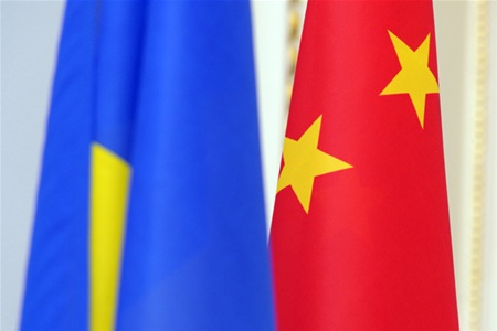 Украина и Китай хотят упростить визовый режим между странами