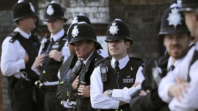 Полиция Лондона привлечет адвокатов и частных сыщиков к расследованию