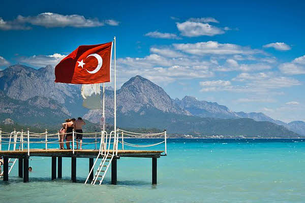 Поток туристов в Турцию упал до самого низкого уровня за последние 17 лет