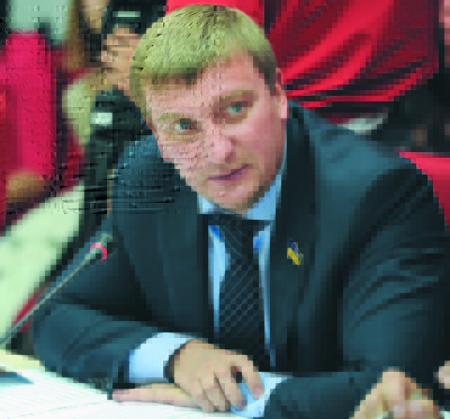 Около 20% судей отказываются проходить переаттестацию, — министр юстиции П. Петренко
