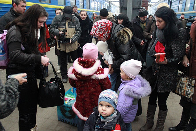 В Украине зарегистрировано почти 2 млн переселенцев