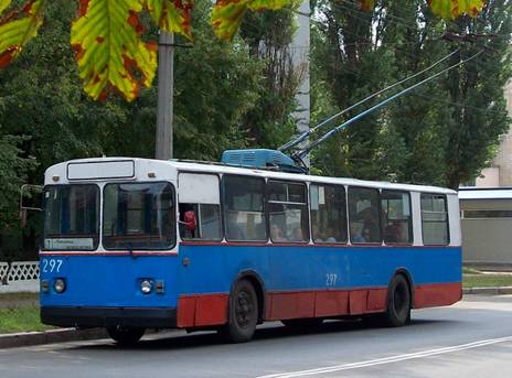Мужчина в нетрезвом состоянии угнал троллейбус и врезался в автобус