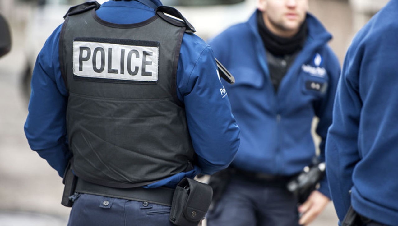 Во Франции двое вооруженных мужчин захватили заложников в церкви