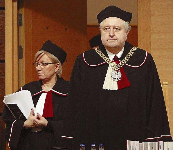 Еврокомиссия выступила против судебной реформы в Польше