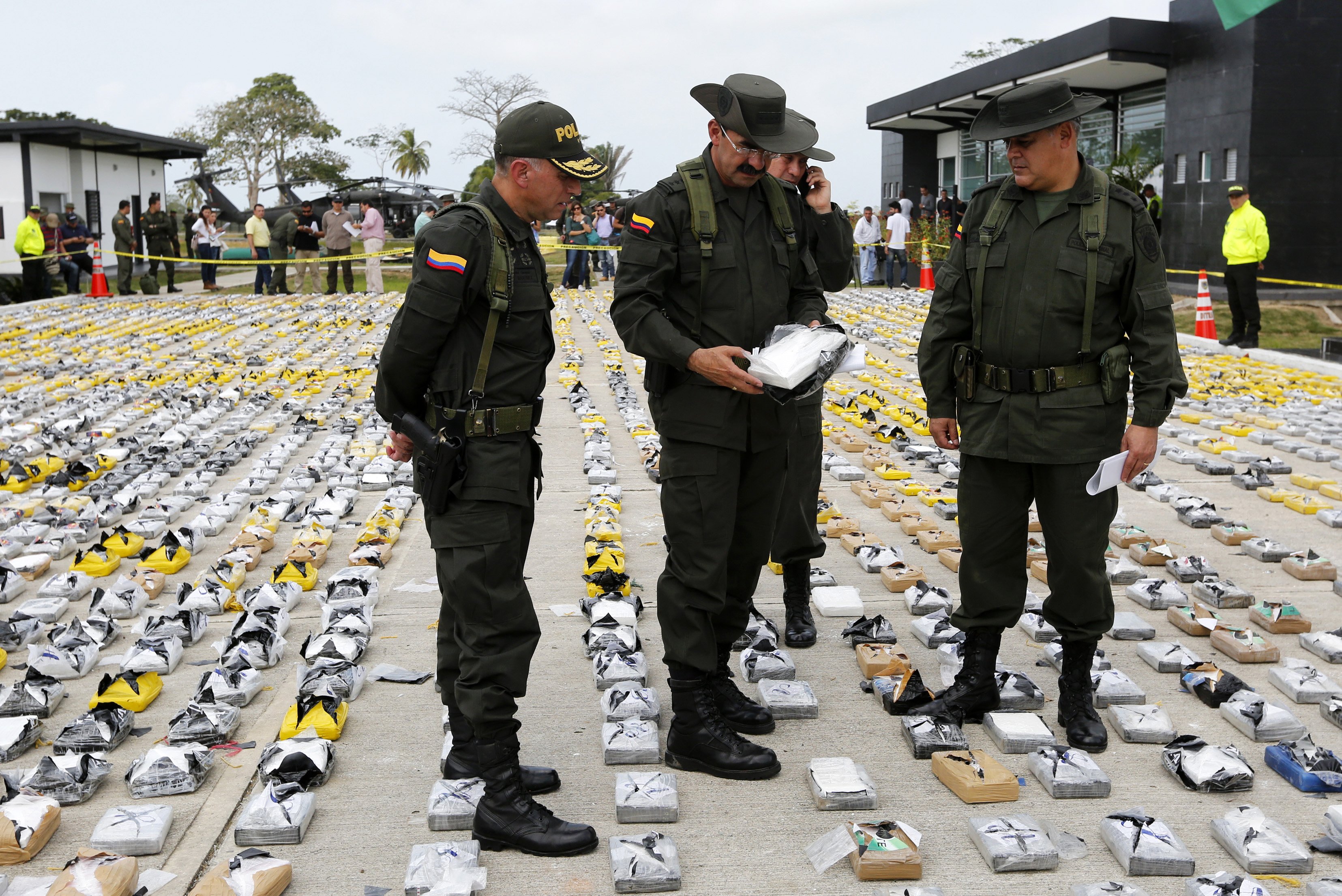 Уничтожены более 100 лабораторий по производству кокаина