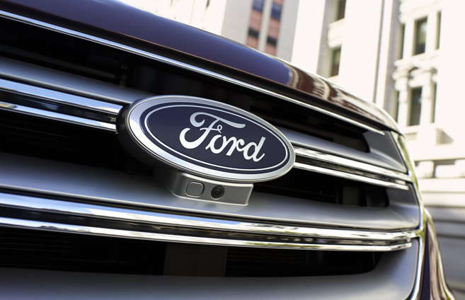 Новые автомобили Ford могут самопроизвольно открывать двери на ходу