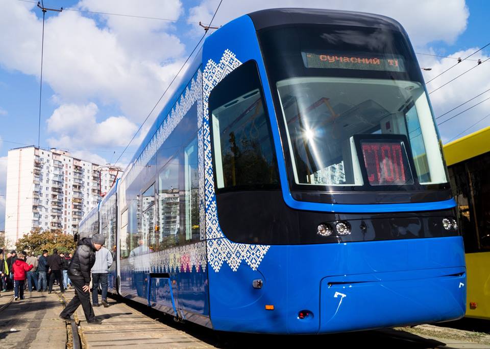 В новом столичном трамвае на Борщаговку появился Wi-Fi и кондиционер