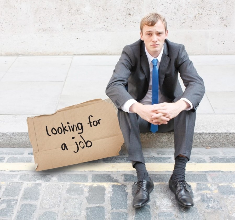 Уровень безработицы среди молодых людей остается высоким