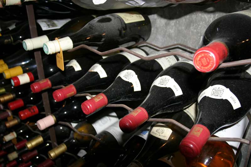 Франция намерена сократить выпуск вина 