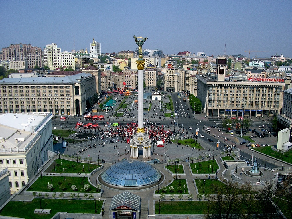 Завтра будет частично ограничено движение транспорта в центре Киева