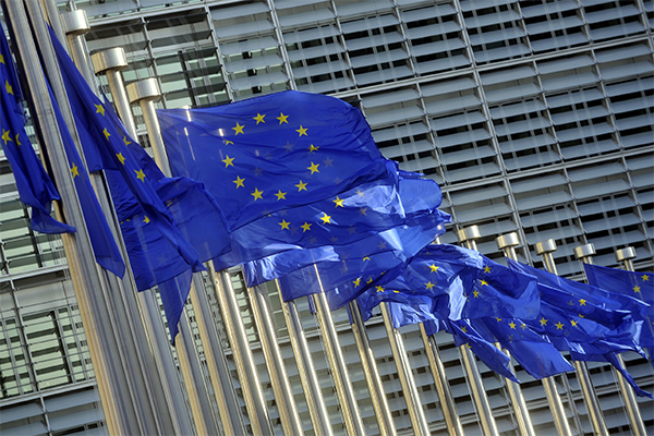 Еврокомиссия считает, что нужно перезапустить трехсторонние газовые переговоры