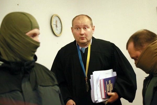 Судью-взяточника Н. Чауса будут искать в Крыму 