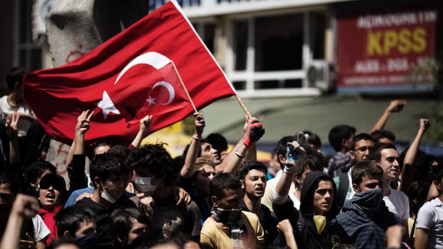 Турции не хватает зданий судов для разбирательств из-за массовых арестов после путча