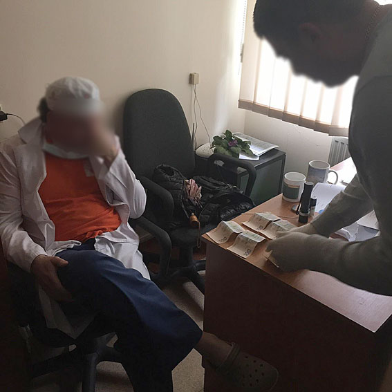 На Львовщине врач-взяточник заплатит 22 000 гривен штрафа 