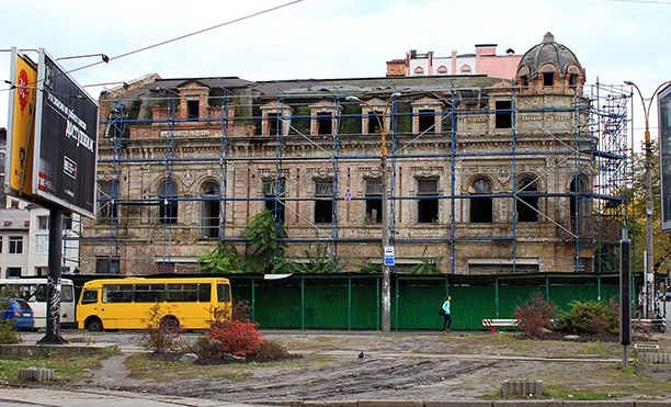 Прокуратура Киева требует вернуть в собственность столицы памятник архитектуры на Подоле