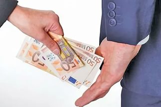 Таможенник требовал от участника АТО 1,6 тыс. евро взятки