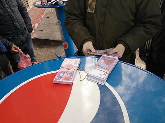 В Запорожье лесничего задержали на крупной взятке 