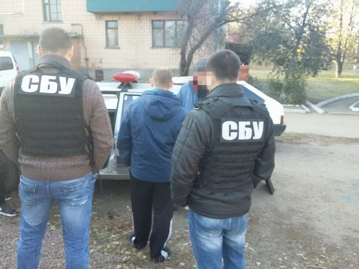 Инспектора дорожной полиции Кировоградщины задержала на взятке
