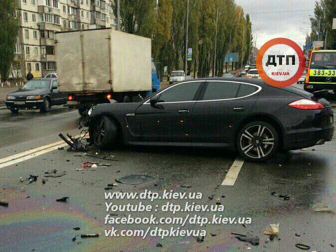 Водитель Porsche спровоцировал смертельное ДТП в Киеве