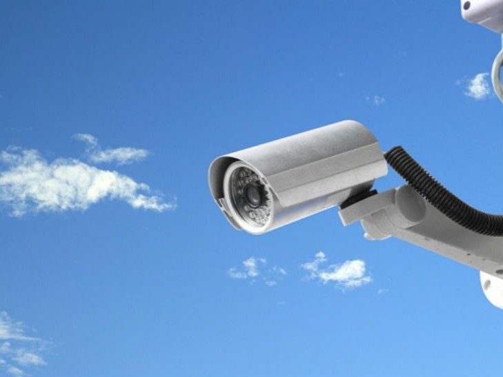 Мужчина в Мукачево похитил камеру видеонаблюдения отделения полиции