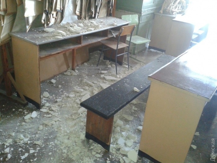 В аудитории Одесского университета обрушился потолок  