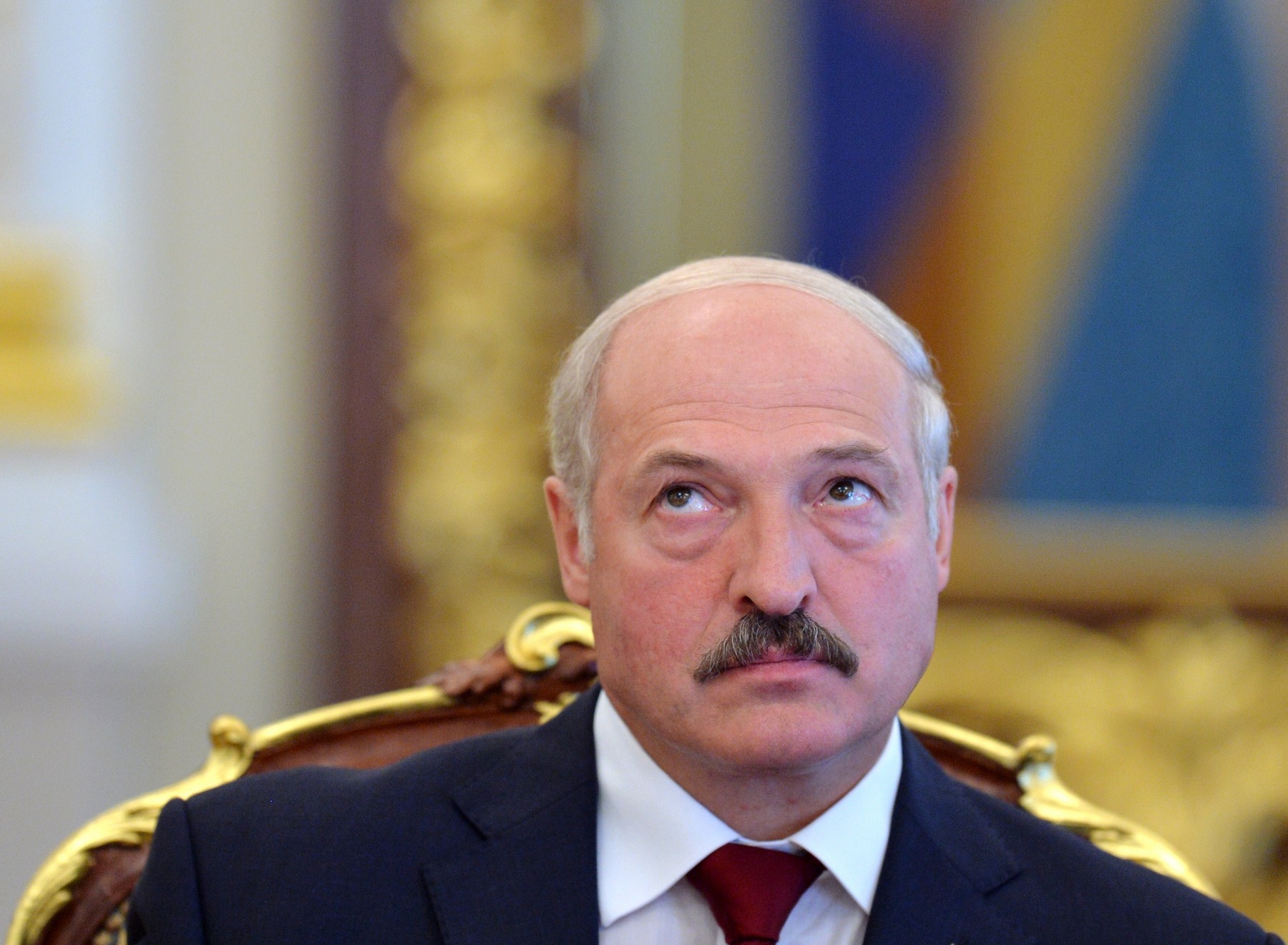 А. Лукашенко объявил об увеличении потока оружия и взрывчатки из Украины