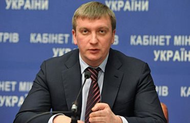 Вскоре заработает мобильное приложение для торгов арестованным имуществом, — П. Петренко