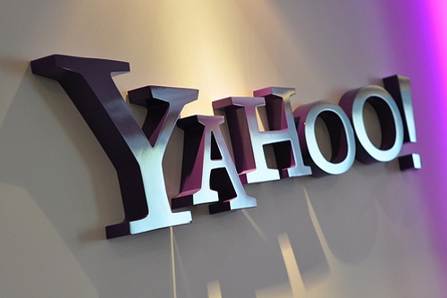 Yahoo! поменяет название и директора