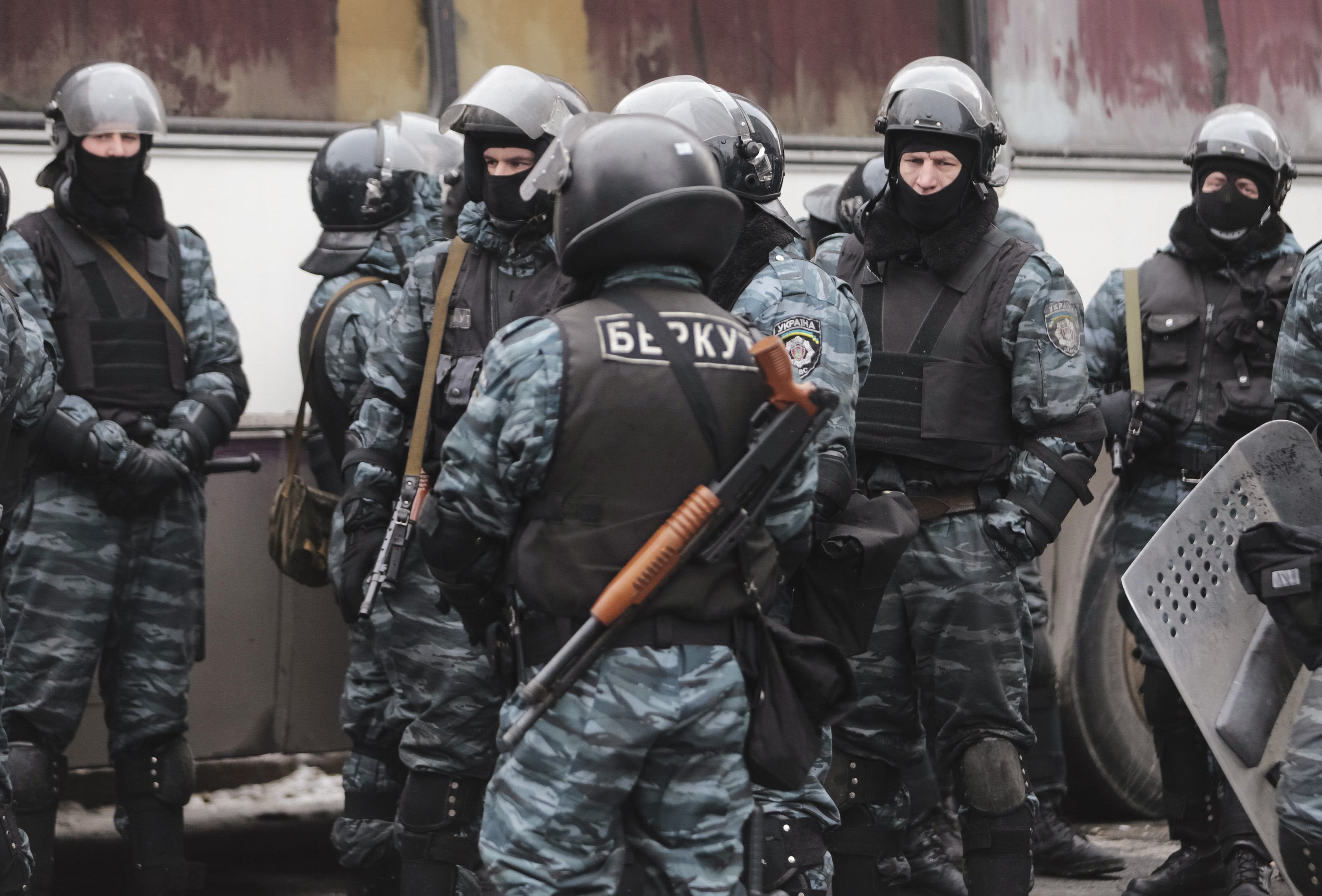 Десять экс-бойцов «Беркута» получили гражданство от России