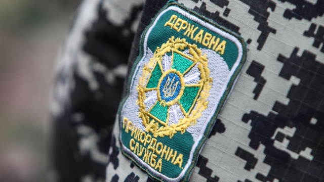 Жителя Луганска задержали на попытке вывезти более 1,5 млн руб.