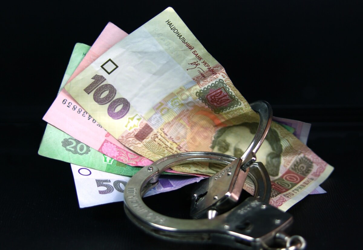 Мужчину уличили в попытке дать взятку в 4 тыс. грн сотруднику СБУ
