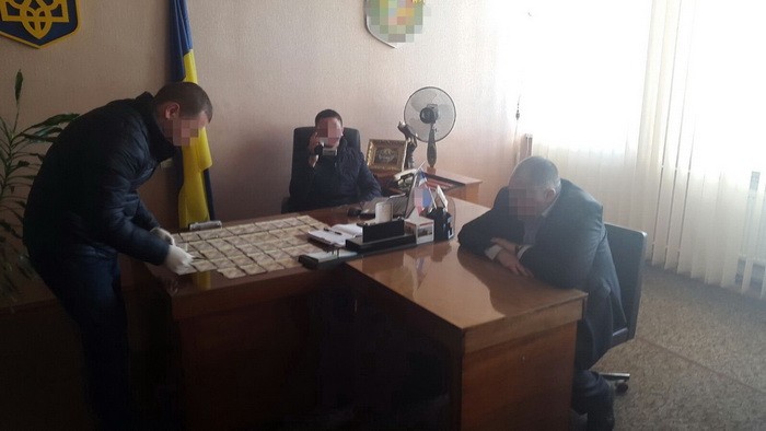 Глава райгосадминистрации Житомирщины задержан за шантажирование местного предпринимателя