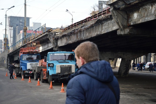 Движение на Шулявском мосту возобновили, остальные мосты проверят, — В. Кличко