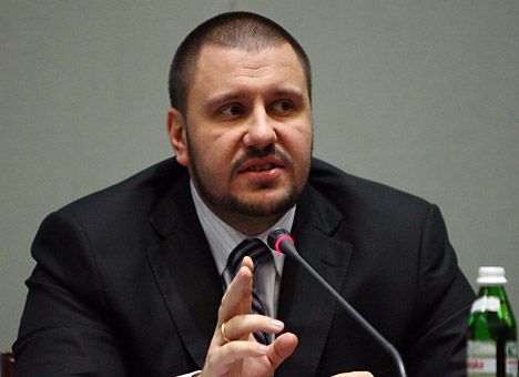 Суд разрешил заочное следствие по делу экс-министра А. Клименко