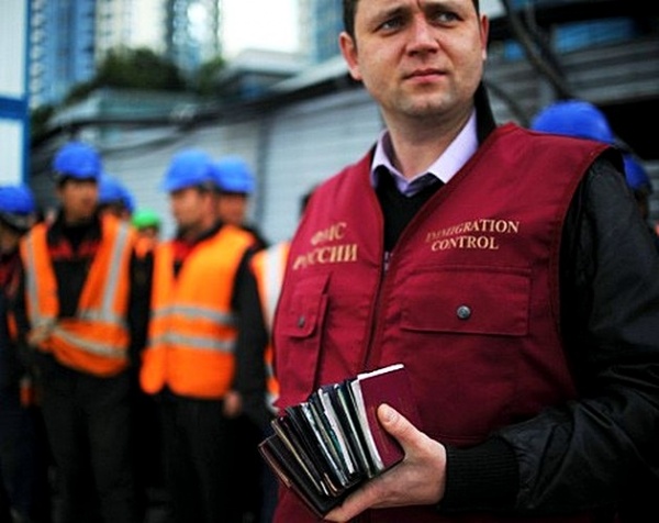 На заработки в Россию готовы ехать только 6% украинцев, — социолог