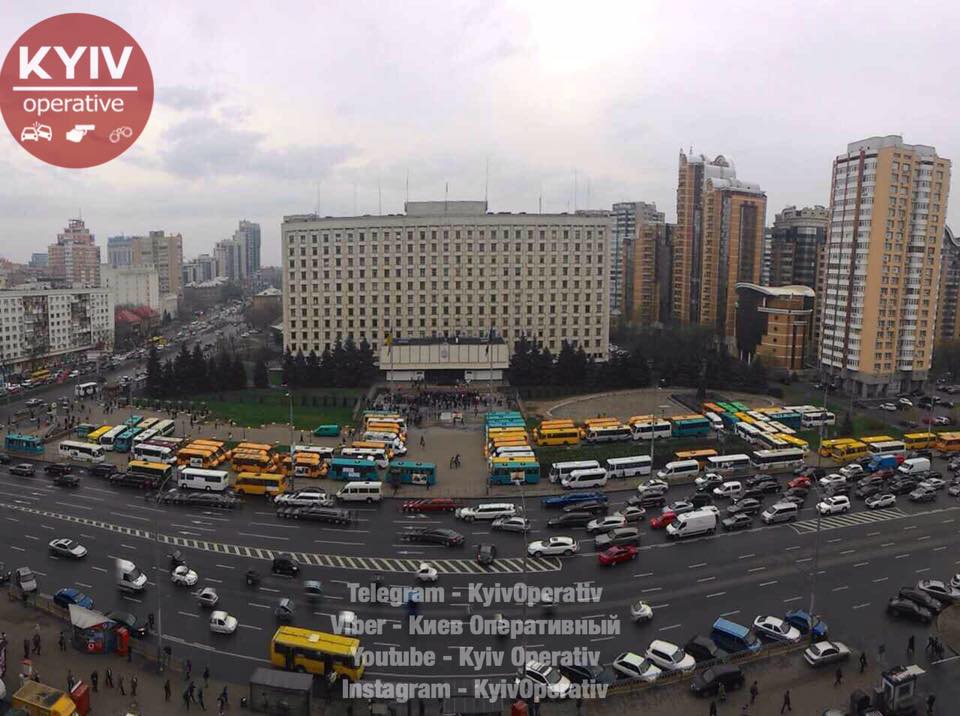 В Киеве бастуют водители маршруток: опубликовано фото