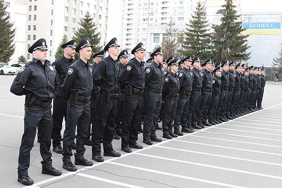 В Киеве набрали новых инспекторов полиции: опубликовано видео