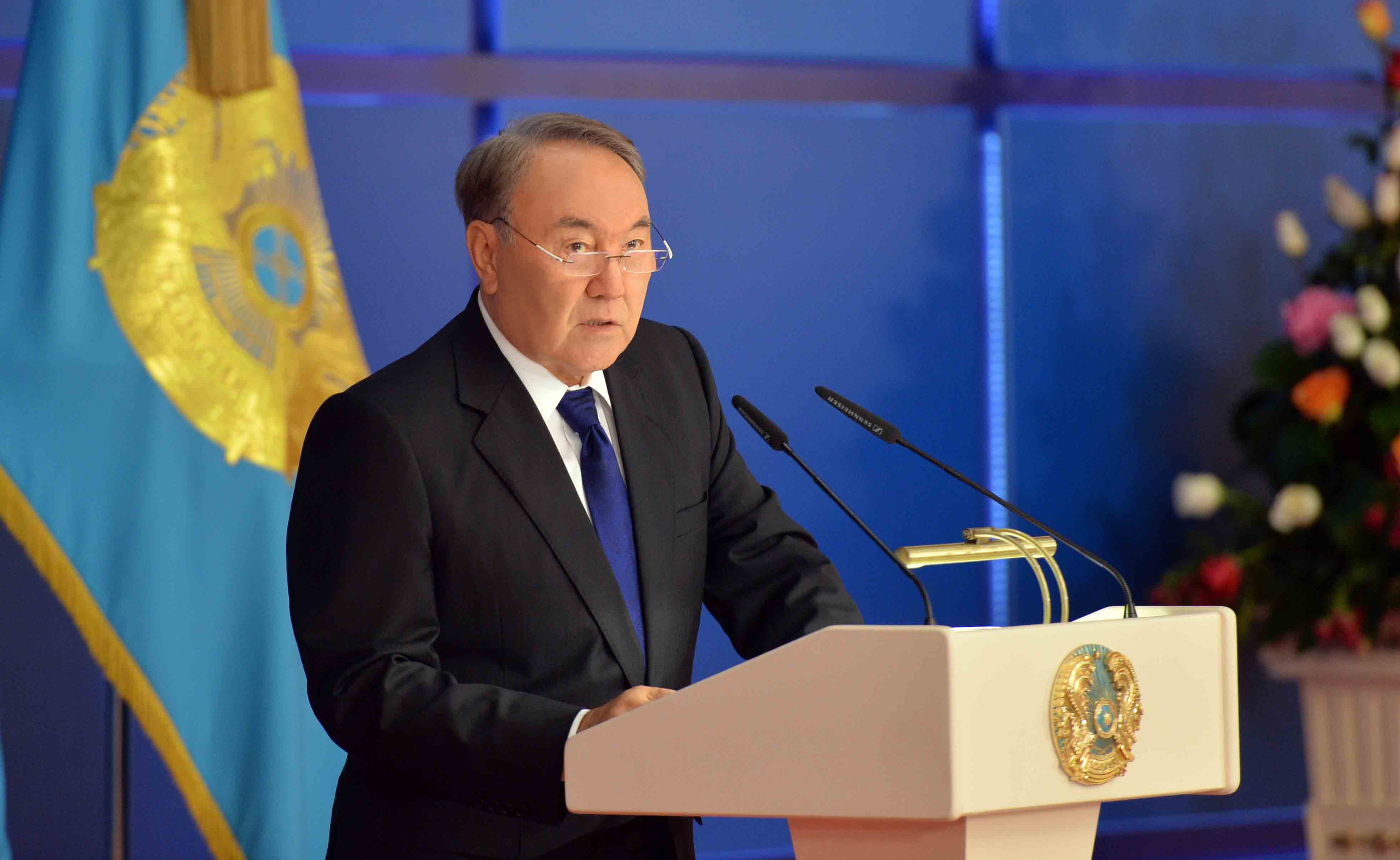 Назарбаев приказал изменить казахский алфавит