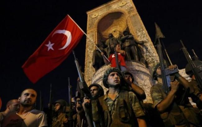 Турция продлила чрезвычайное положение еще на три месяца