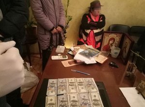 Судьям из Днепра, которые вымогали взятку, сообщили о подозрении