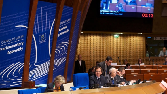 Совет Европы расследует коррупционные обвинения в адрес парламентариев 