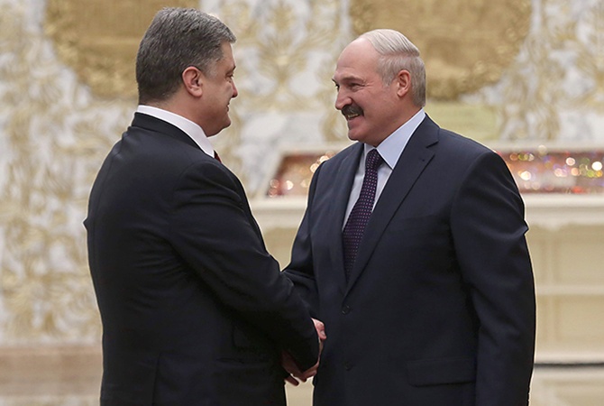 Президент пригласил белорусские предприятия помочь с дорогами в Украине
