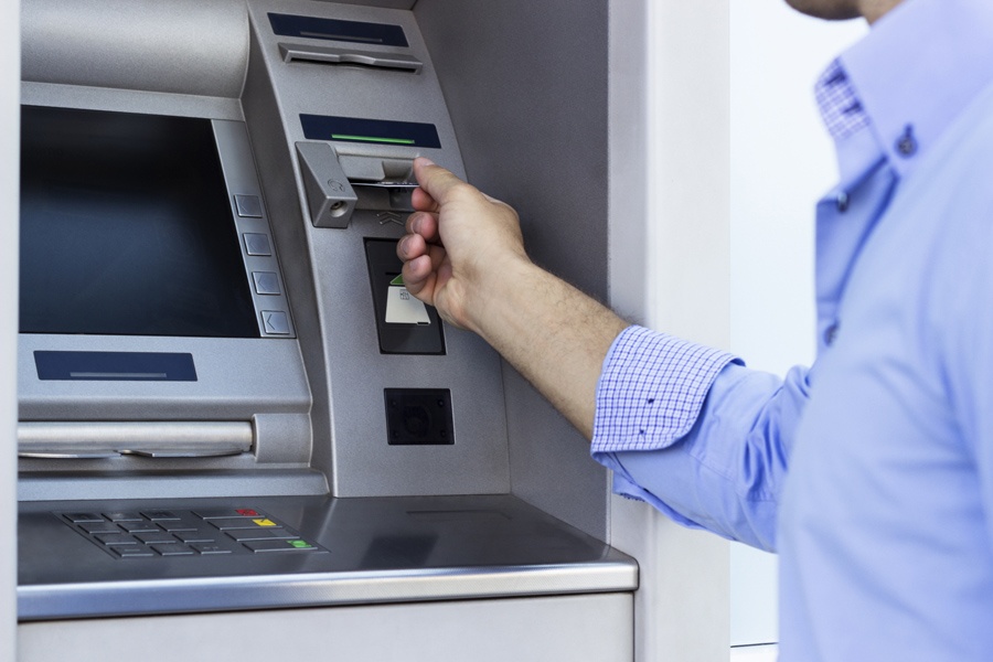 Хакеры, обокравшие банкоматы в шести городах, пойдут под суд