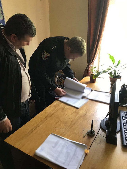 В Ужгороде на взятке попался следователь полиции