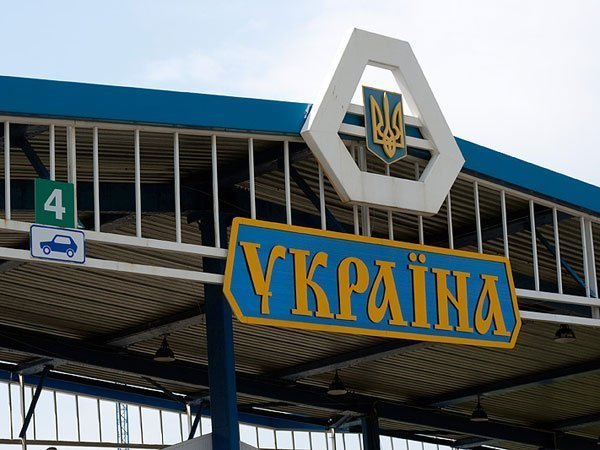МИД Украины разъяснило аспекты страхования иностранцев