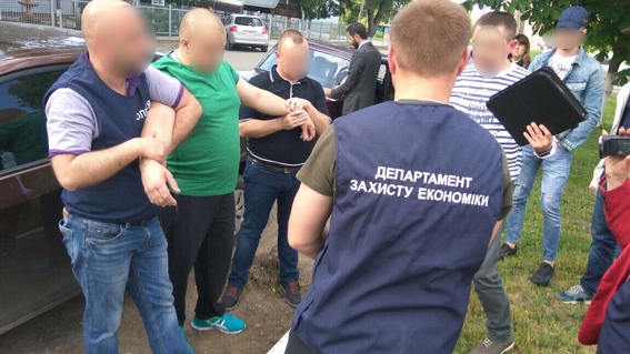 Глава сельсовета в Черновицкой области погорел на взятке. Опубликованы фото